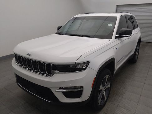Used 2022 Jeep Grand Cherokee Limited 4xe w/ Luxury Tech Group II AWD/4WD image 15