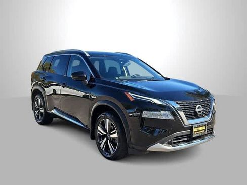 Used 2022 Nissan Rogue Platinum w/ Head-Up Display Package image 2