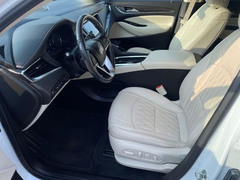 Used 2022 Buick Enclave Avenir w/ Avenir Technology Package AWD/4WD image 9