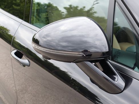 New 2025 Porsche Macan image 15