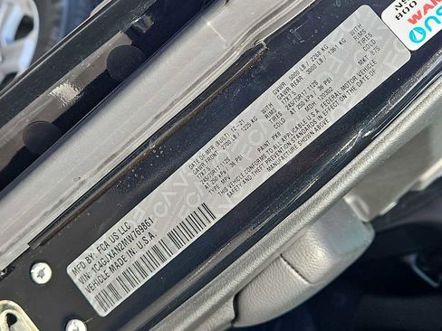 Used 2021 Jeep Wrangler Sport S image 32