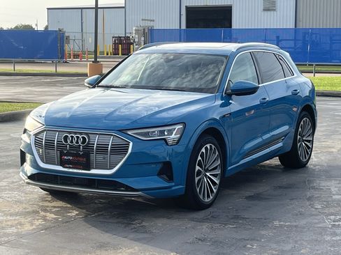 Used 2019 Audi e-tron Prestige w/ Prestige Package AWD/4WD image 5