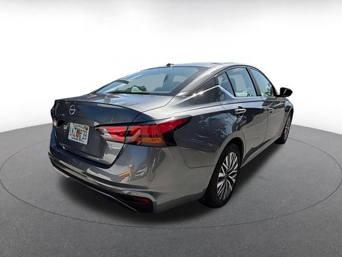Used 2025 Nissan Altima 2.5 SV FWD image 15