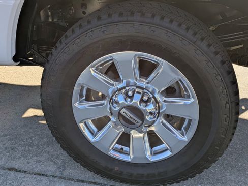 Used 2022 Ford F350 Platinum image 9