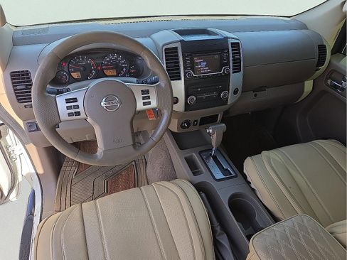 Used 2015 Nissan Frontier SV image 11