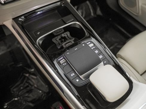 Certified 2023 Mercedes-Benz GLB 250 image 19