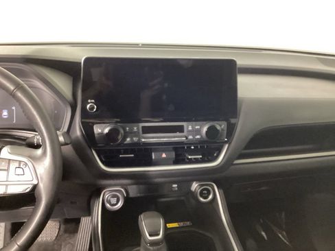 Used 2024 Toyota Grand Highlander AWD image 17