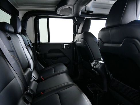 Used 2024 Jeep Gladiator Sport w/ Premium Package image 26