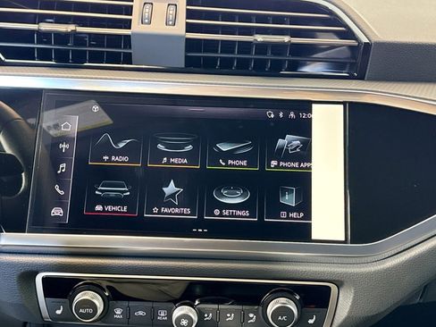 New 2025 Audi Q3 2.0T Premium image 12
