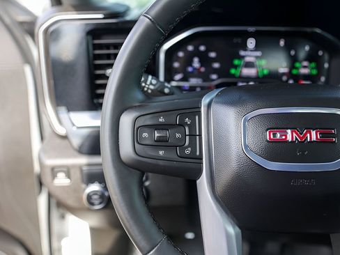 Used 2025 GMC Sierra 1500 SLT image 14