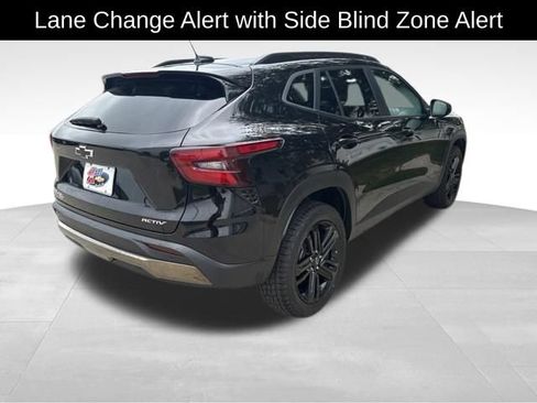 Certified 2025 Chevrolet Trax ACTIV w/ Driver Confidence Package FWD image 8