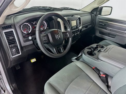 Used 2020 RAM 1500 Classic SLT image 29