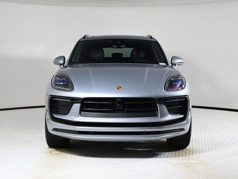 Certified 2024 Porsche Macan image 10