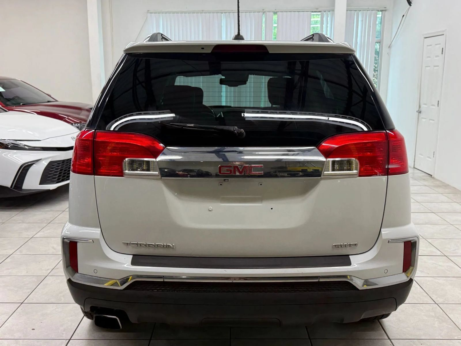 Used 2016 GMC Terrain SLT w/ Open Road Package AWD/4WD image 8