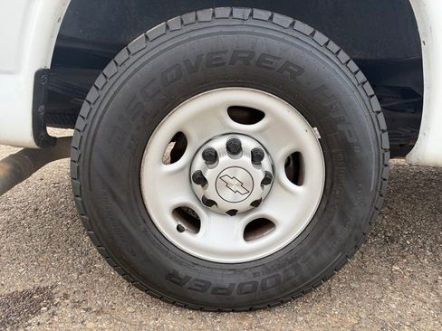 Used 2020 Chevrolet Express 2500 w/ Driver Convenience Package image 28