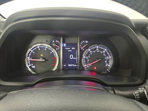 Used 2022 Toyota 4Runner TRD Off-Road Premium image 17