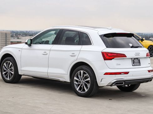 Used 2024 Audi Q5 2.0T Premium Plus w/ Premium Plus Package AWD/4WD image 6