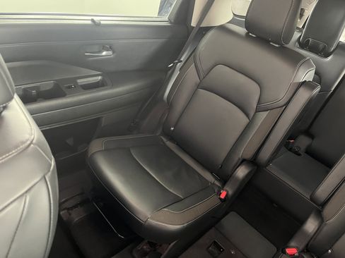 Used 2022 Nissan Pathfinder SL w/ SL Premium Package image 22