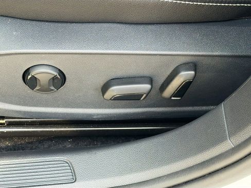 Used 2024 Volkswagen Jetta SE w/ Panoramic Sunroof Package FWD image 22