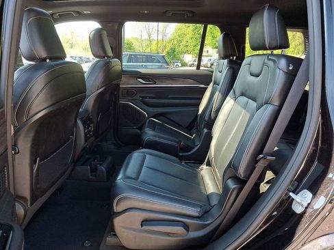 Used 2023 Jeep Grand Cherokee L Overland AWD/4WD image 14