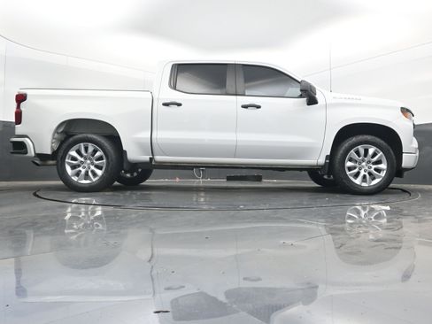 Used 2023 Chevrolet Silverado 1500 Custom image 26