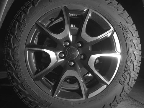 Used 2025 Jeep Compass Trailhawk image 14