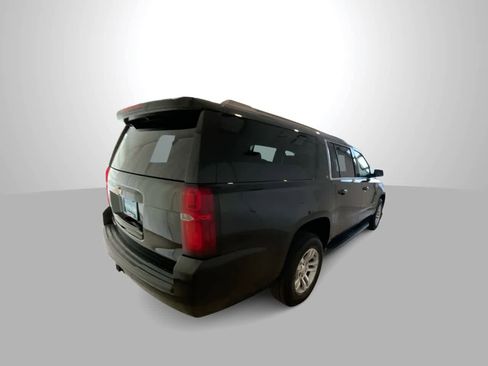 Used 2020 Chevrolet Suburban LT image 8