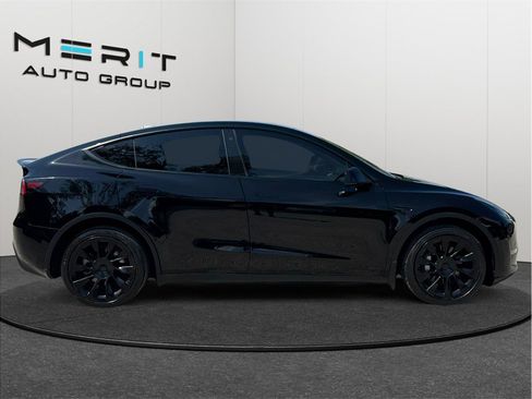 Used 2023 Tesla Model Y Long Range AWD/4WD image 10