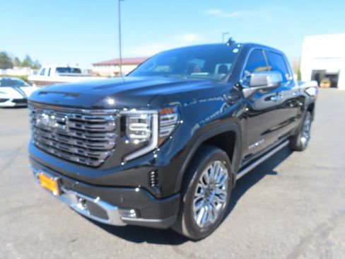 Used 2025 GMC Sierra 1500 Denali Ultimate AWD/4WD image 3
