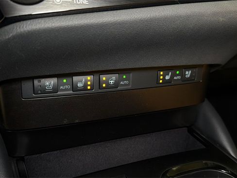 Certified 2024 Lexus ES 350 w/ Premium Package image 29