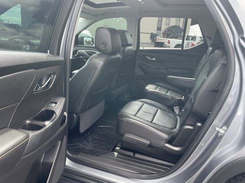 Used 2019 Chevrolet Traverse RS w/ LPO, 'HIT The Road' Package image 29