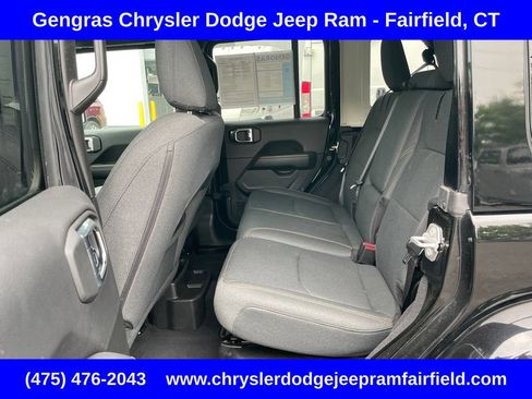 Certified 2025 Jeep Wrangler Unlimited Sahara AWD/4WD image 40