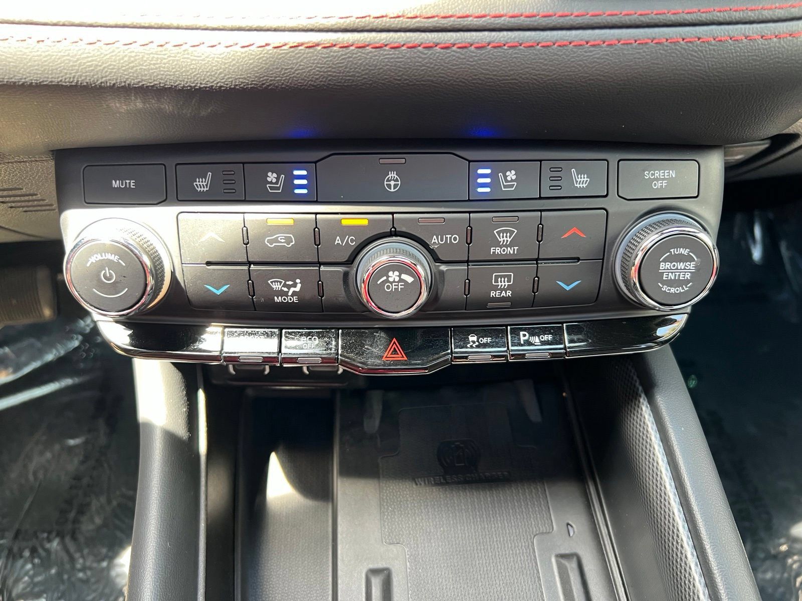 Used 2023 Dodge Durango R/T RWD image 43