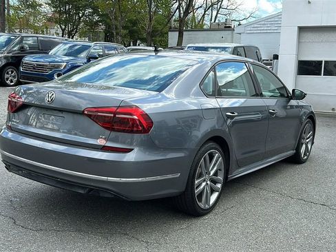Used 2018 Volkswagen Passat 2.0T R-Line FWD image 4