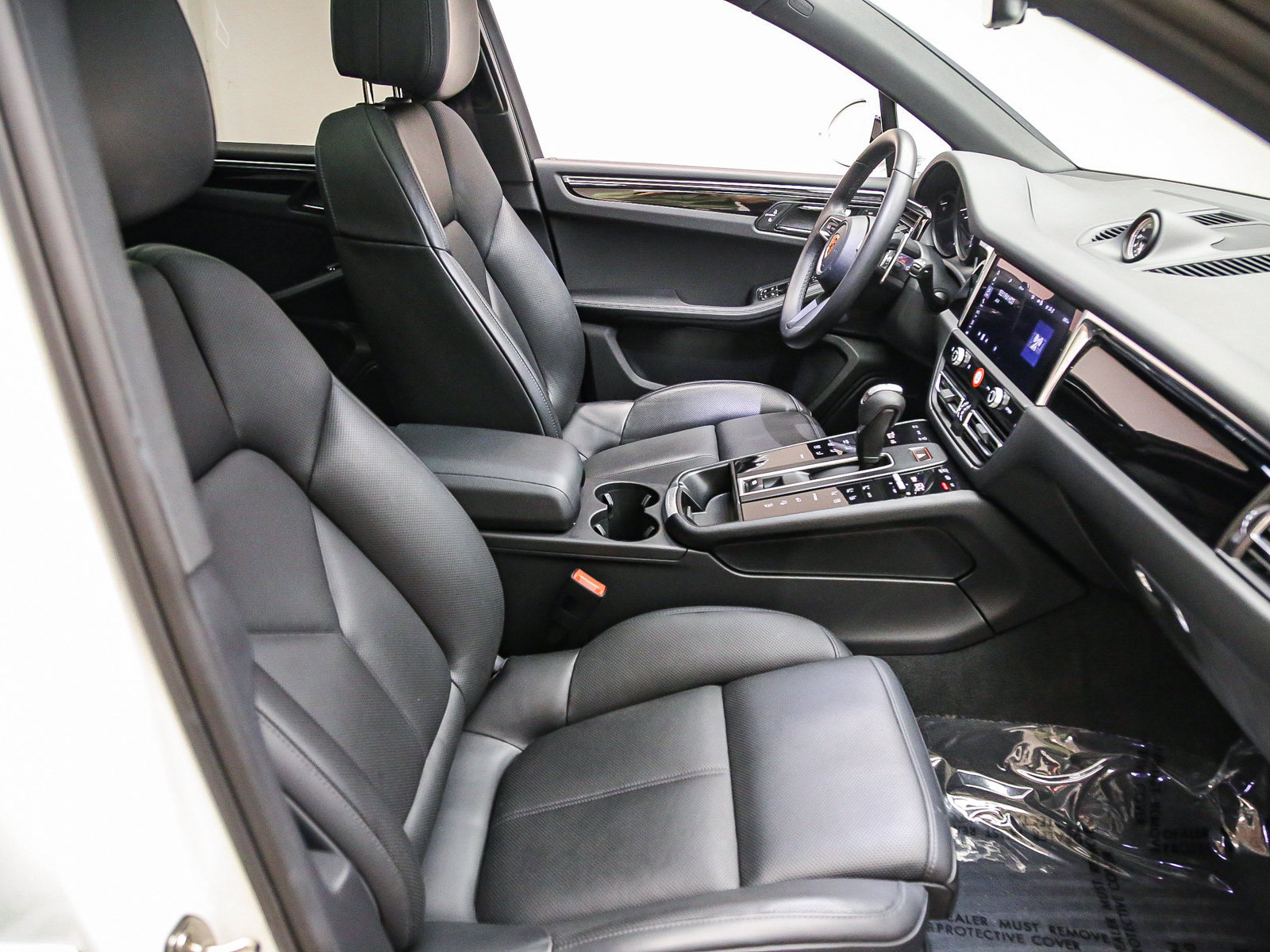 Certified 2026 Porsche Macan AWD/4WD image 20