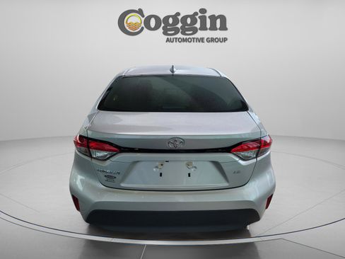 Certified 2025 Toyota Corolla LE image 3