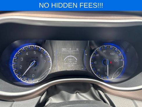 Used 2018 Chrysler Pacifica L FWD image 20