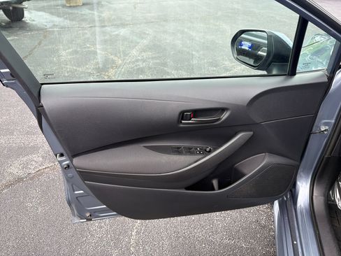 Used 2025 Toyota Corolla LE FWD image 21