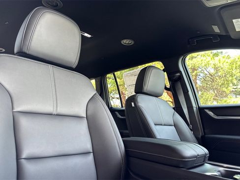 New 2025 GMC Acadia Elevation w/ Elevation Premium Package image 16