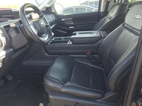 Used 2025 Ford Expedition Max Platinum AWD/4WD image 29