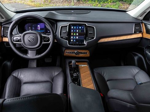 Used 2024 Volvo XC90 B6 Plus image 20