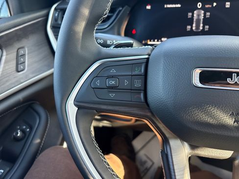 New 2026 Jeep Grand Cherokee Limited image 25