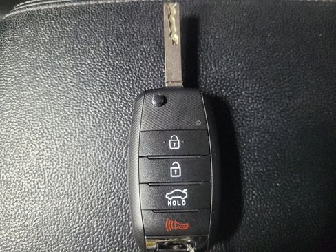 Used 2018 Kia Optima S FWD image 32