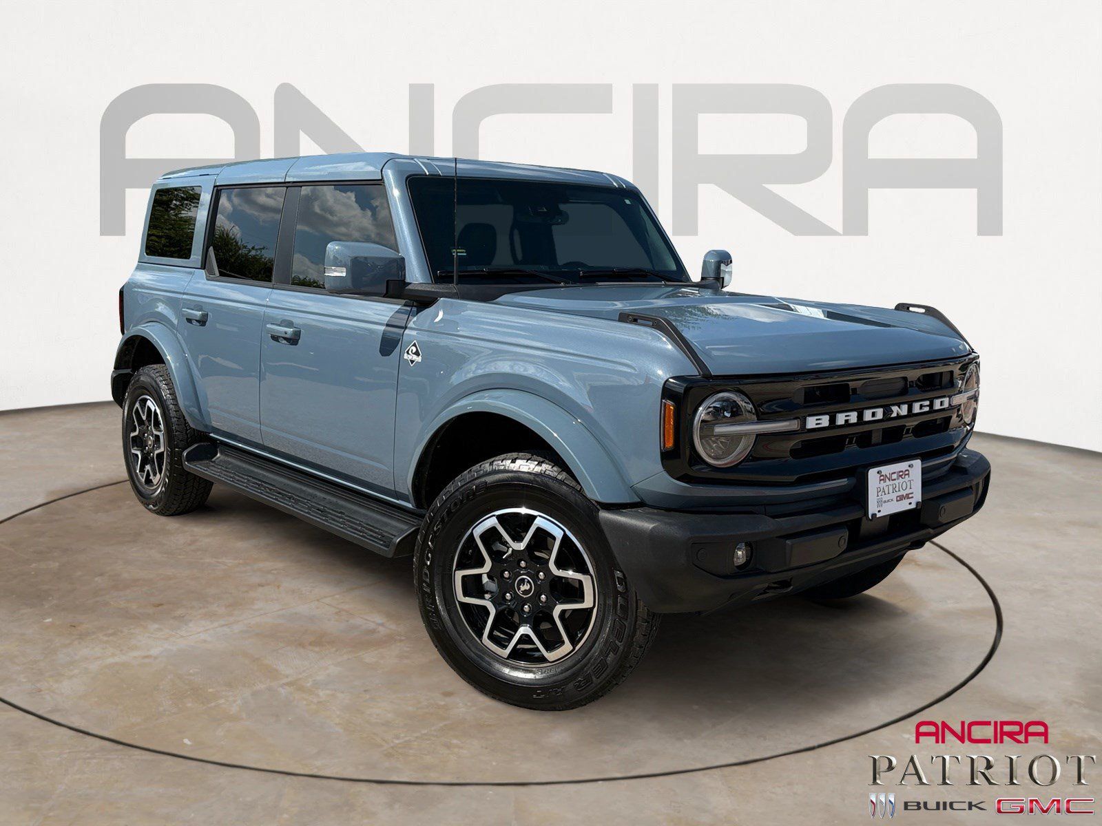 Used 2025 Ford Bronco Outer Banks AWD/4WD image 1