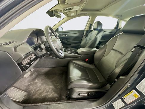 Used 2024 Honda Accord Touring image 13