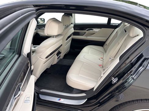 Used 2017 BMW 750i xDrive AWD/4WD image 23