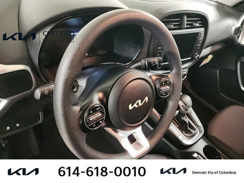 Certified 2025 Kia Soul LX w/ LX Technology Package image 17