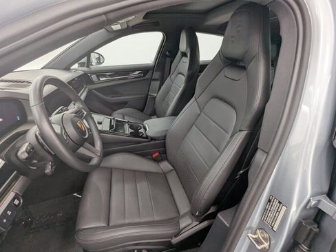 Certified 2025 Porsche Panamera image 5
