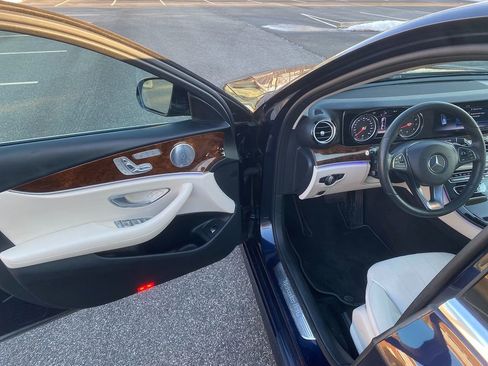 Used 2017 Mercedes-Benz E 300 4MATIC image 10