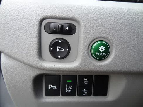 Used 2017 Honda Pilot Touring image 24